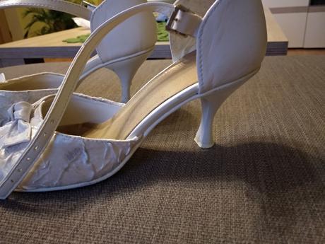 Svadobné topánky, 36