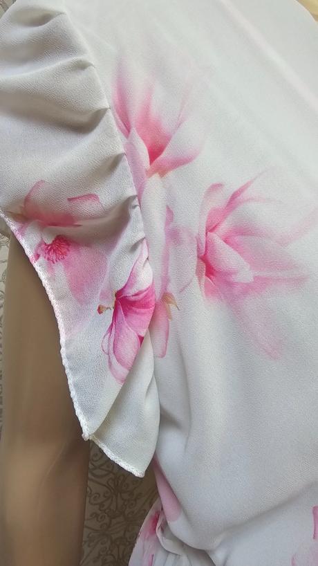 Šifónové šaty s kvetmi,