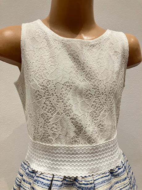 Dievčenské elegantné šaty (122-128), 122