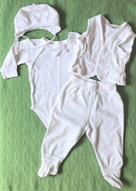 Oblečenie na krst, 68