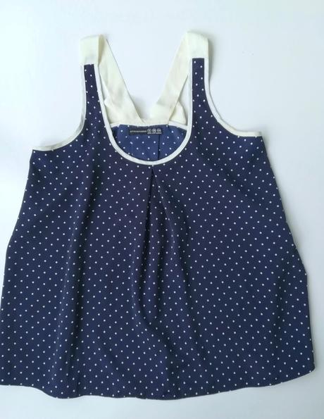 Tielko s mašľou, atmosphere,34