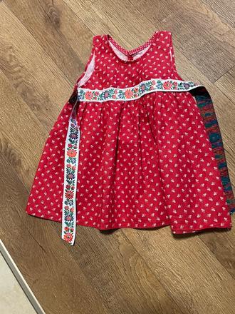 Šaty s ľudovým vzorom, 86