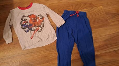 98 104 pyžamo spiderman, kik,104