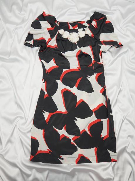 Kvalitné letné šaty a wear, 36