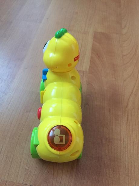 Hračka húsenica - hrá, 