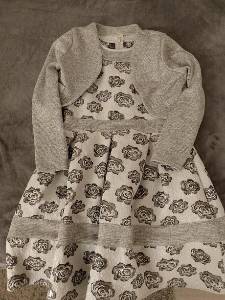 Dievčenské šaty, 158