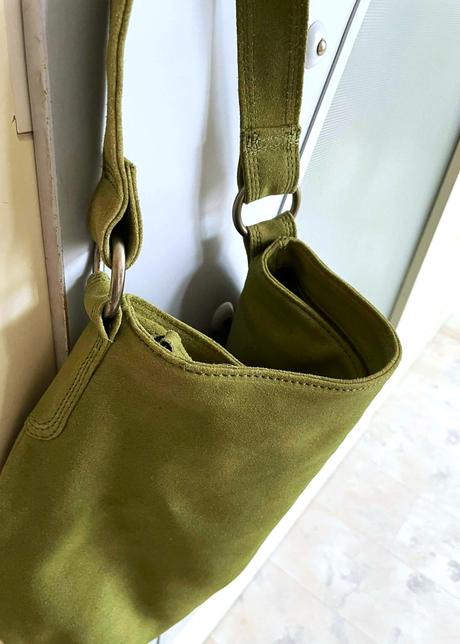 Semišová hobo kabela,