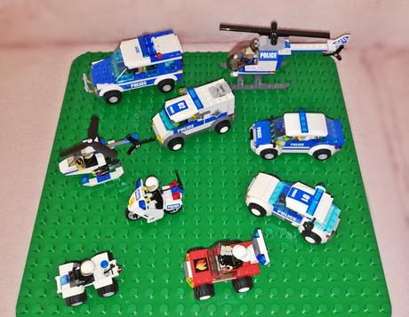 Lego city policajne auticka,