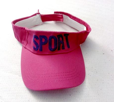 Ružová šiltovka s nápisom, 
