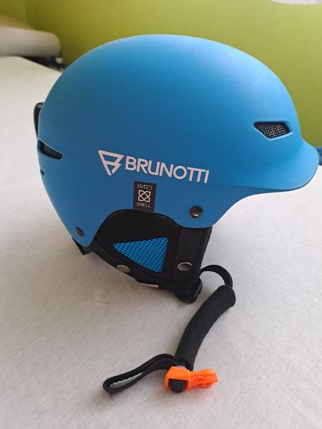 Lyžiarska prilba, s