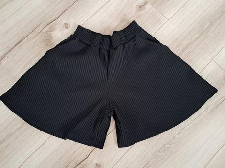 Sukňové kraťasky, 140