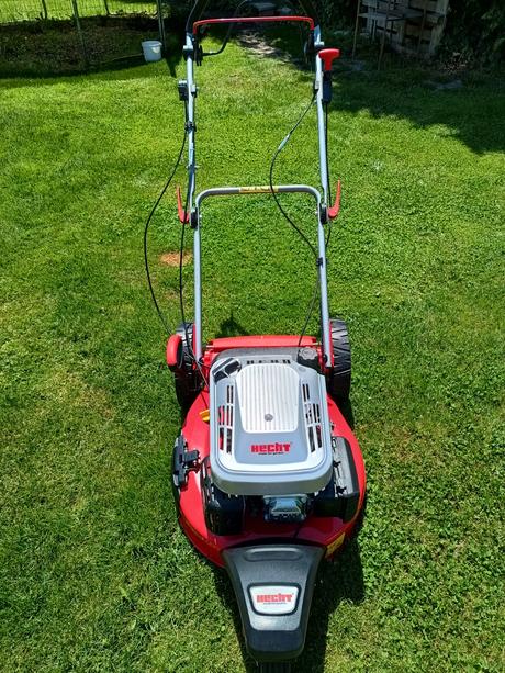 Hecht benzinová kosačka, 