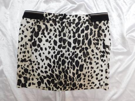 Luxusna trendy strečova sukna, 40