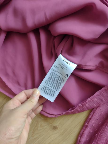 Šifónová blúzka s výstrihom, s