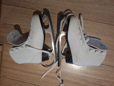 Dievčenské korčule č.32, 32