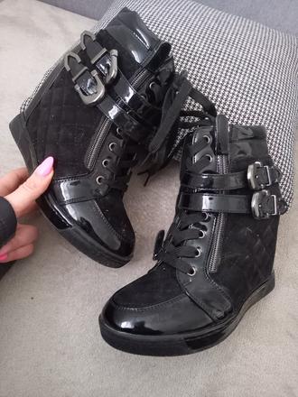 Topanky na platforme, 37