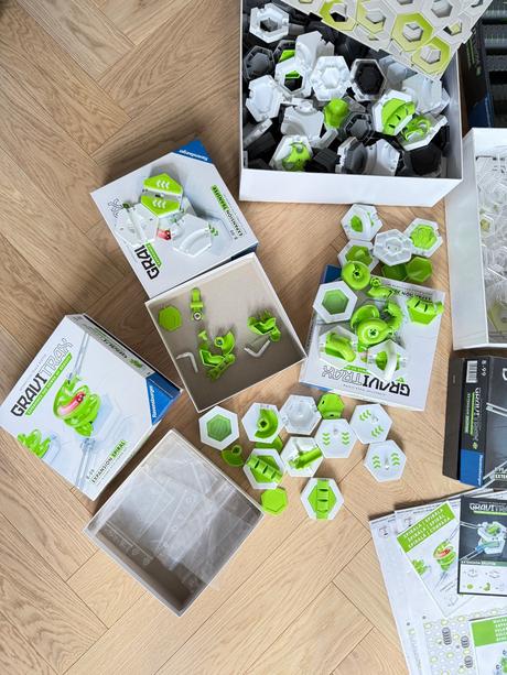 Stavebnica gravitrax,