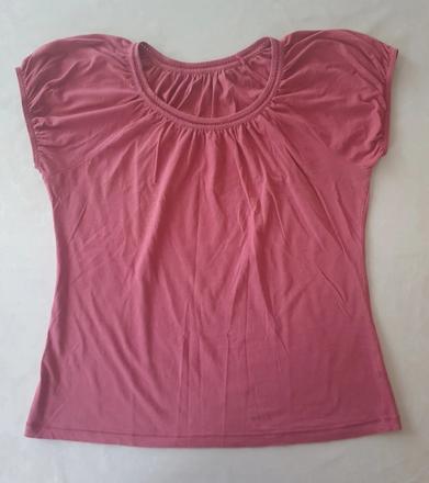 Top tricko s detailne vypracovanym vystrihom, reserved,l