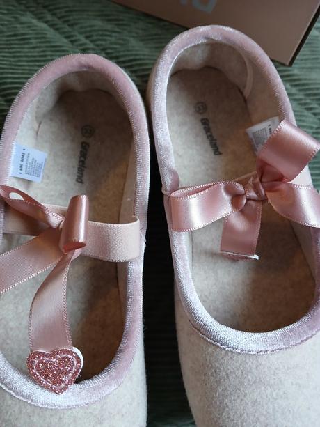 Krásne domáce papučky- nové, graceland,33