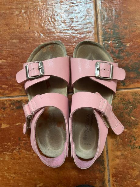 Sandalky, prezuvky, c. 33, protetika,33