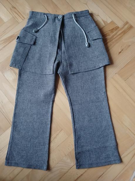 Nohavice so sukničkou, 98