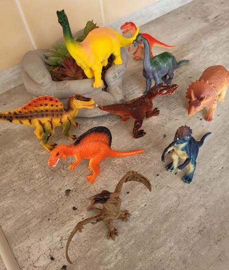 Dinosaury  - 9 kusov - stredná veľkosť, 