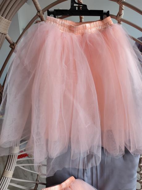 Dievčenská túru sukna, 128