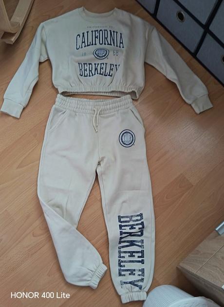 Dievčenský komplet, 140