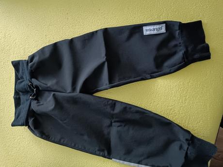 Nohavice do dažďa, 92