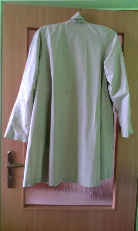 Dievčenský plášť, 158