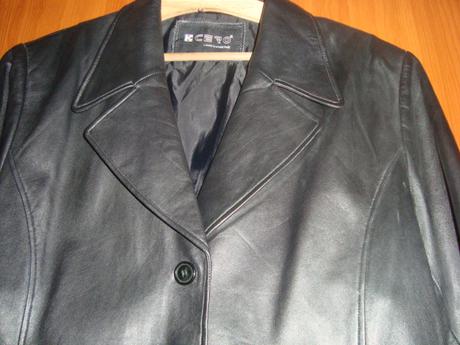 Nenosený kožený kabát, 52