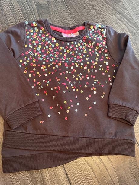 Pekna mikina s flitrami, 74