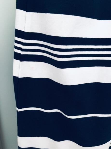 Kvalitné tričkové šaty na zips, l