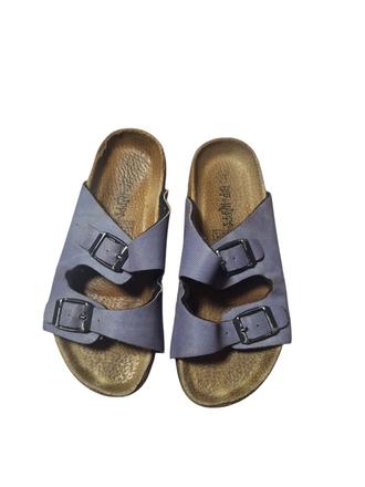 Dievčenské šlapky, 33