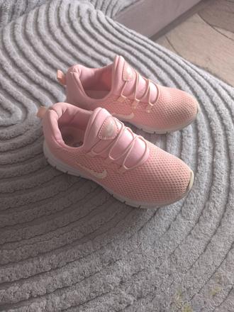 Tenisky na telesnú, nike,34