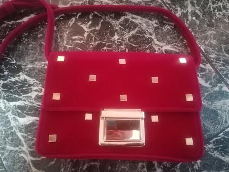 Kabelka na príležitosti aj bezne, reserved