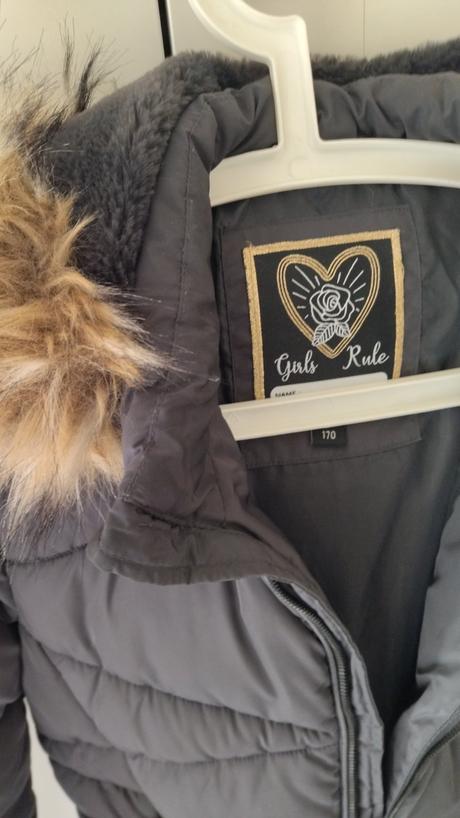 Teplá kvalitná bunda, c&a,170