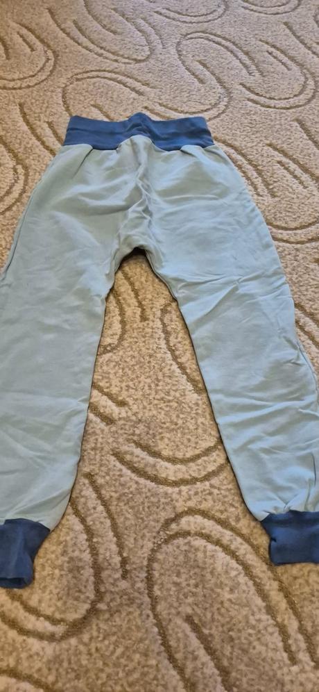 Tenké tepláky, 116