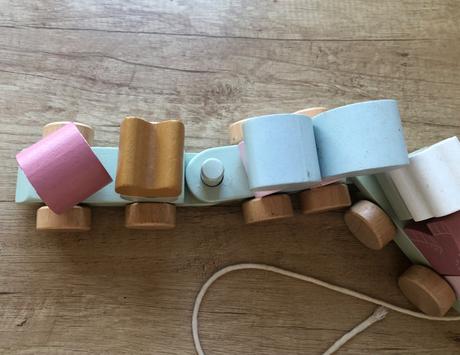 Drevený vláčik kvety a motýle little dutch, 