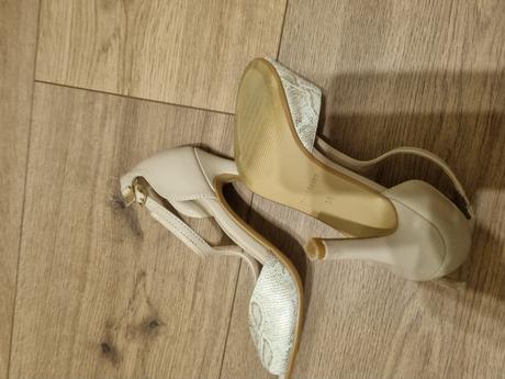 Krémové sandále 35, 35