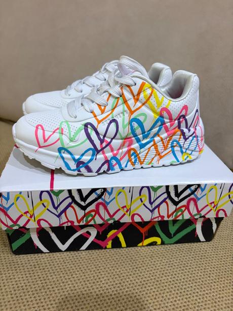 Skechers spread the love la, skechers,31