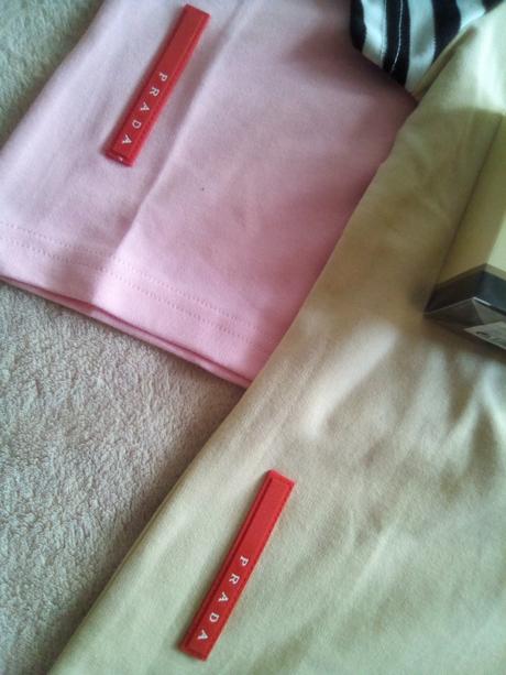 Zn prada tricka + parfen, prada,s / xs