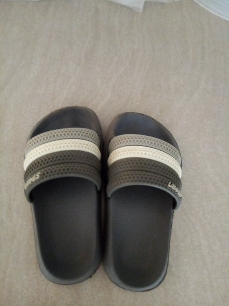 Šľapky pre chlapca, 25