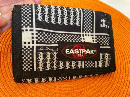 Peňaženka eastpak,
