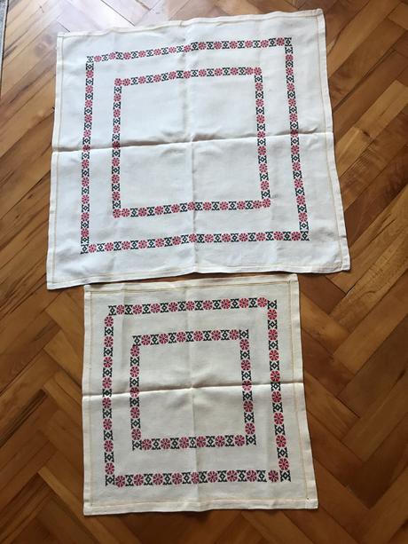 2 obrusy od prababky,