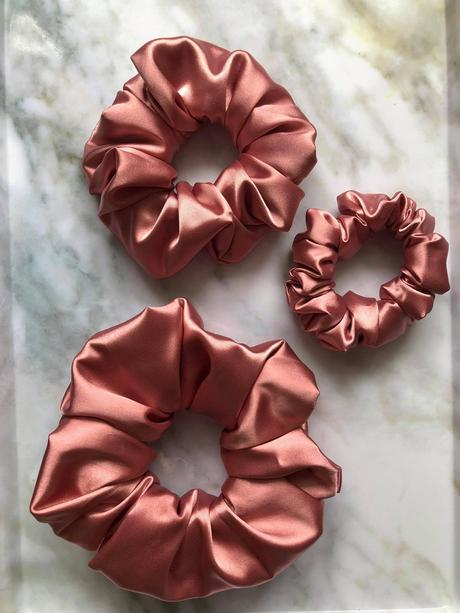 Saténová gumička scrunchie staroružová, 