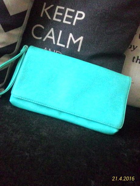 Nenosena listova kabelka,