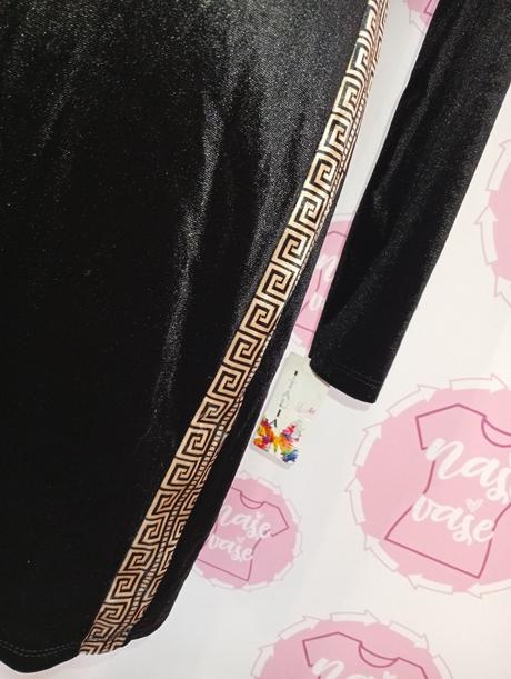 Nové zamatové šaty, m