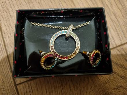 Sada bižutérie s farebnými kamienkami, 