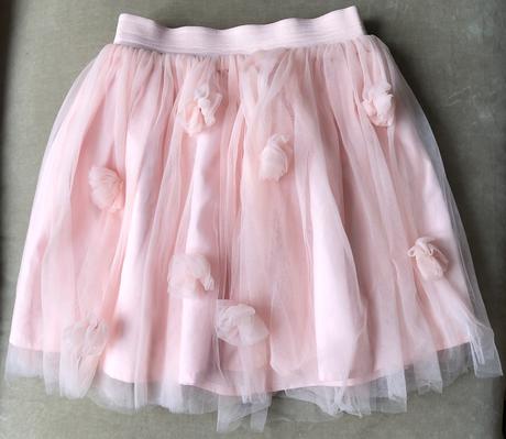 Bledúčkoružová tilová suknička s ružičkami, 128